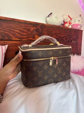 Louis Vuitton Monogram Canvas Cosmetic Vanity Case in Brown